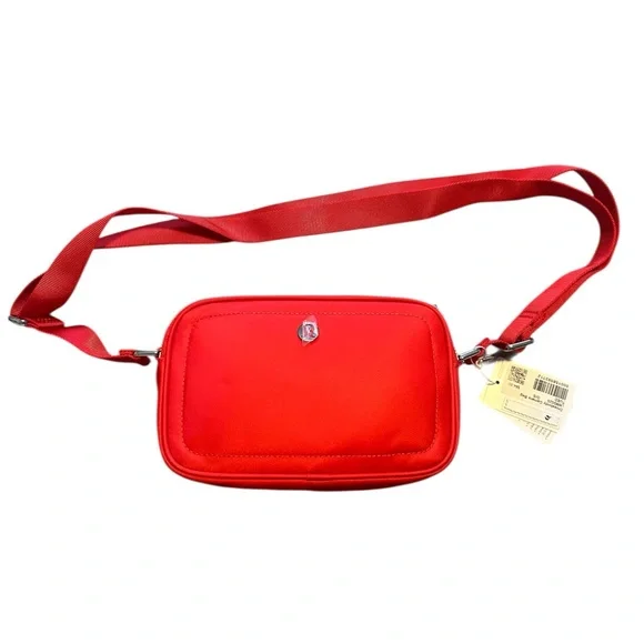 lululemon Crossbody Camera Bag 2L in TRUE RED New W/Tags!! - Picture 3 of 12